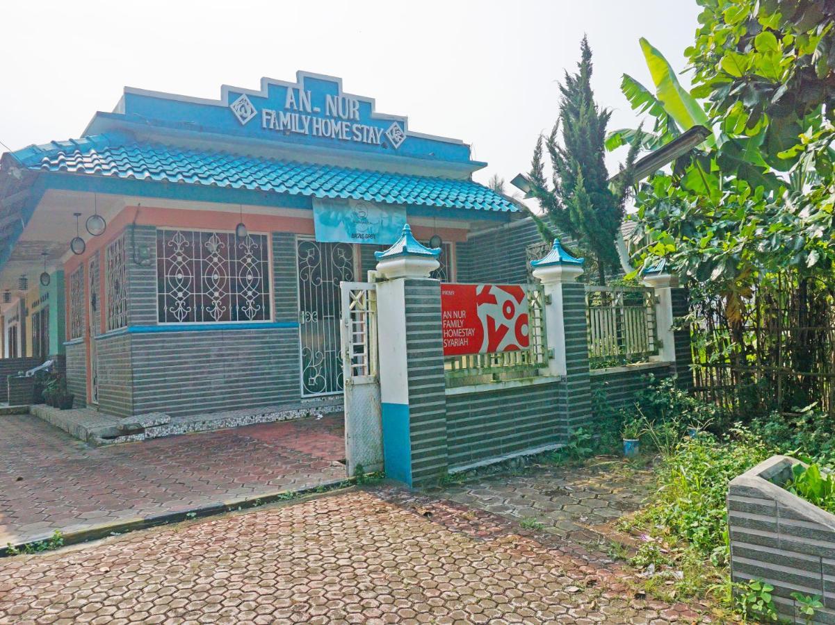 Oyo 90369 An Nur Family Homestay Syariah Cigombong المظهر الخارجي الصورة