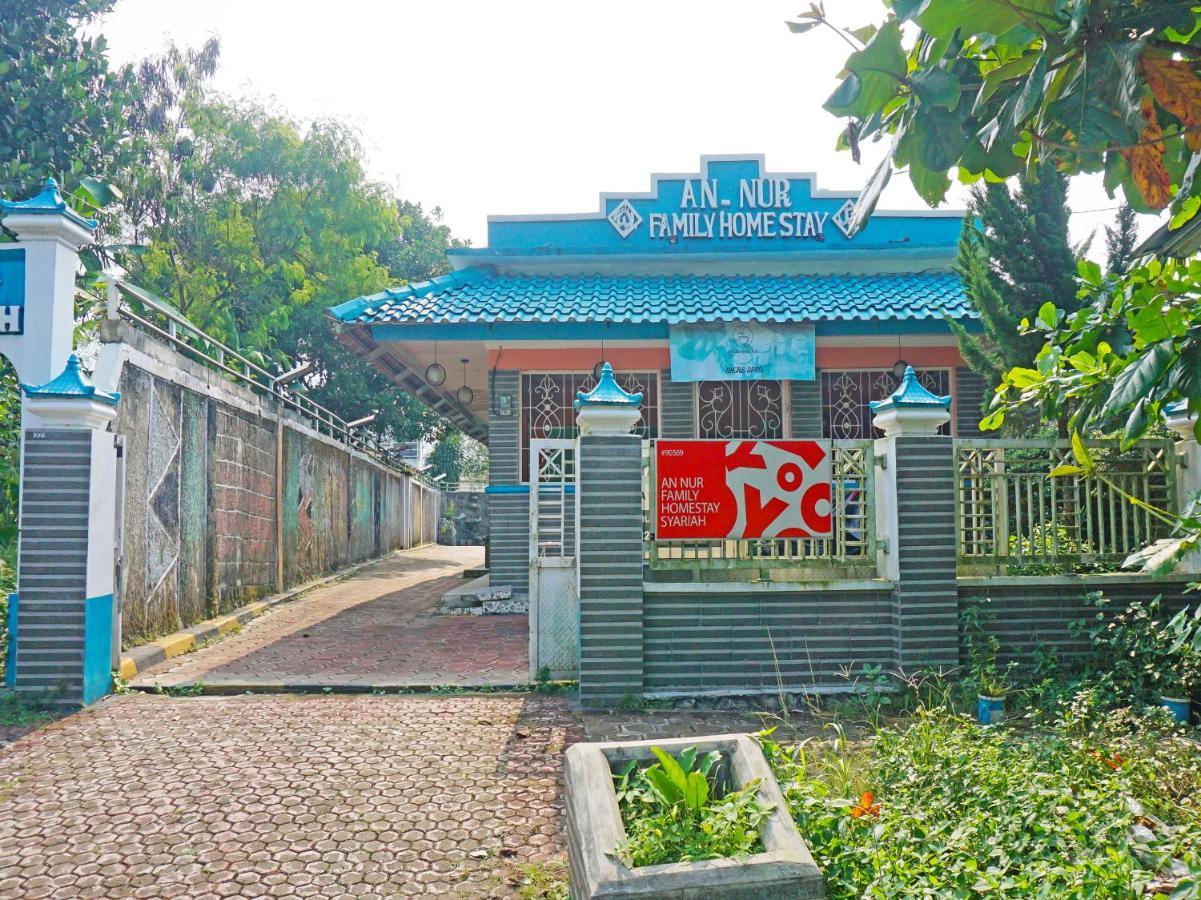 Oyo 90369 An Nur Family Homestay Syariah Cigombong المظهر الخارجي الصورة