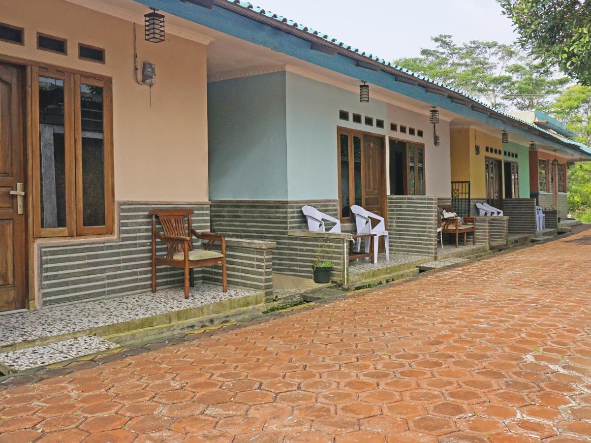 Oyo 90369 An Nur Family Homestay Syariah Cigombong المظهر الخارجي الصورة