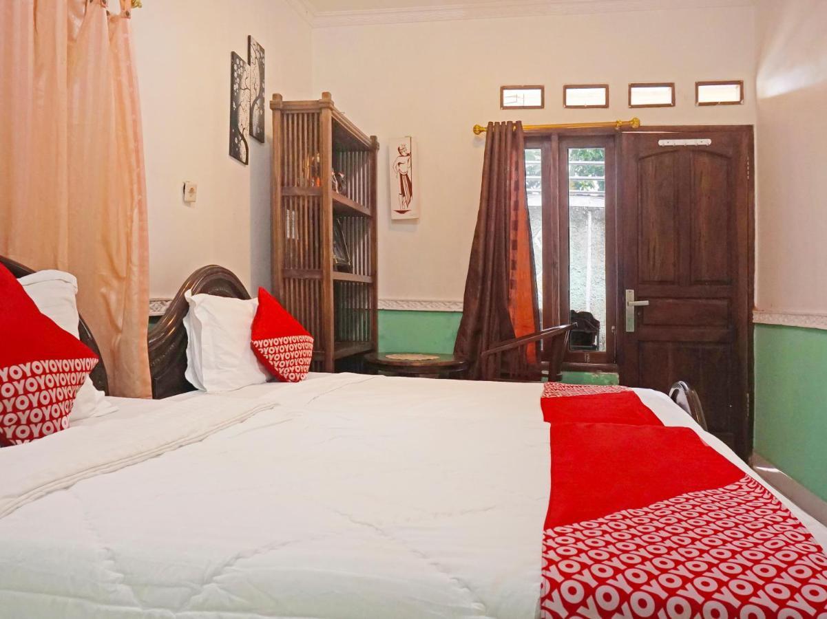 Oyo 90369 An Nur Family Homestay Syariah Cigombong المظهر الخارجي الصورة